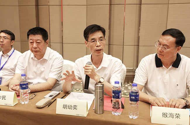 中砂石协会会长胡幼奕发表总结讲话.jpg