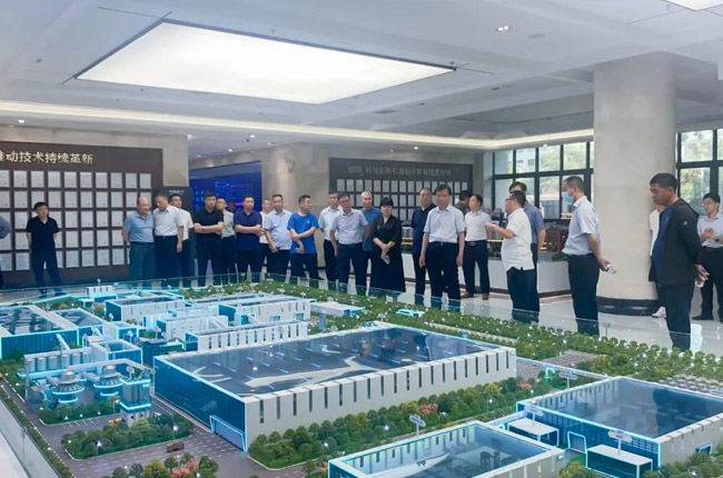 卫辉市政协领导莅临中誉鼎力调研数字产业创新发展情况