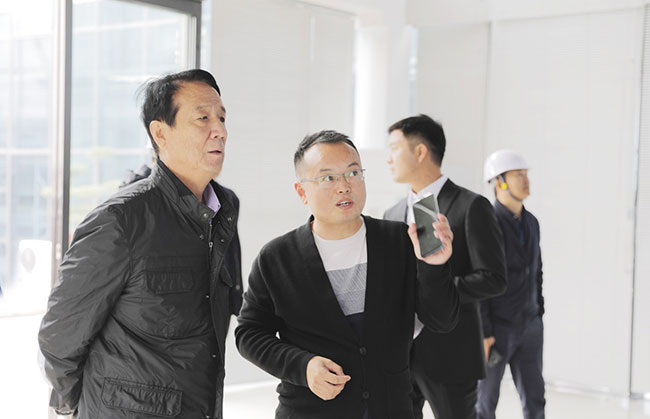软件科技公司总经理杨乾介绍矿山智能管理系统