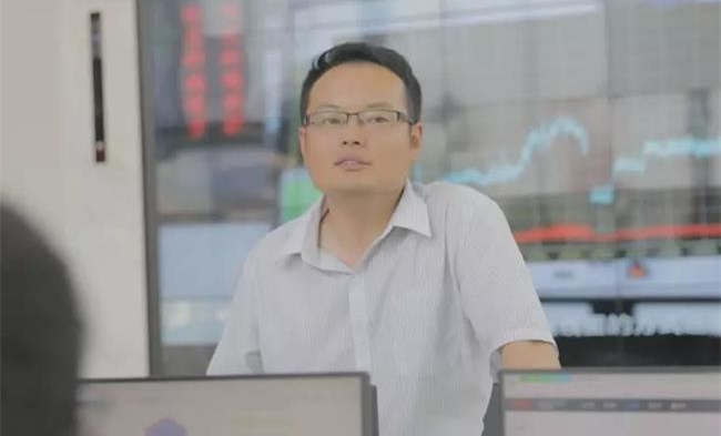 中誉鼎力软件科技公司执行董事杨乾