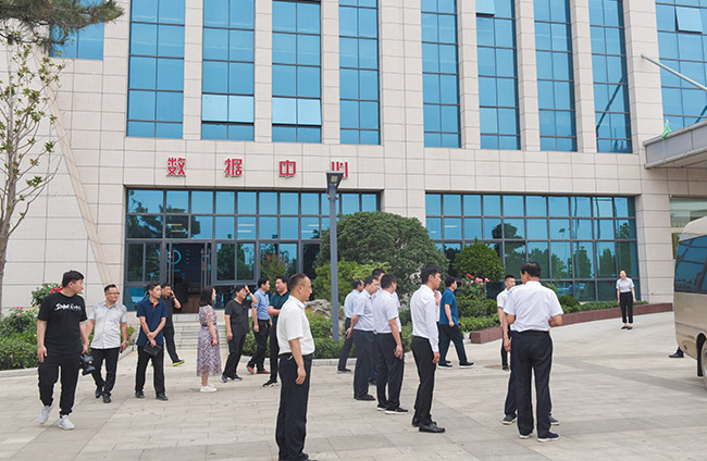 荥阳市导一行莅临中誉鼎力