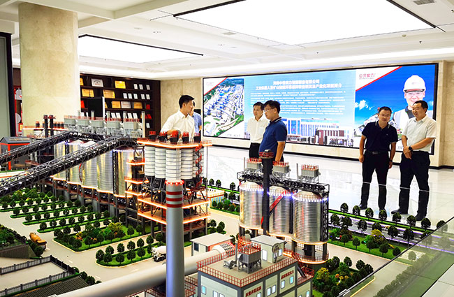 张治民董事长介绍多位一体循环建材产业园项目建设理念