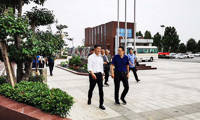 焦作市副秘书长侯志强一行莅临中誉鼎力考察调研